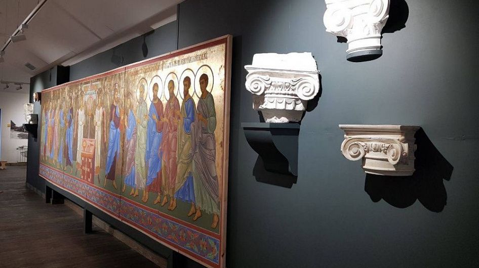 В музее-заповеднике «Изборск» открылась выставка с уникальными археологическими артефактами